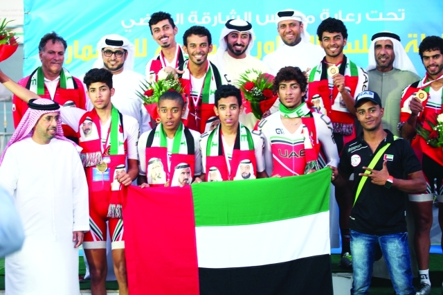 "■ دراجو الإمارات يرفعون علم الدولة في كل المحافل | البيان"