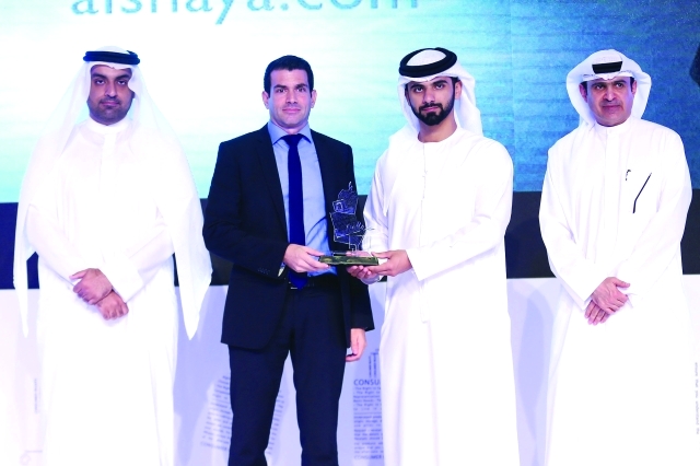 "■ سموه خلال تكريم مجموعة الشايع"