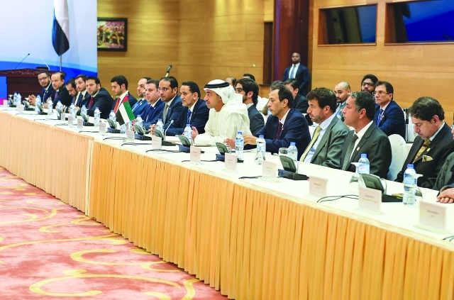 "عبدالله بن زايد مترئساً وفد الدولة في أعمال اللجنة العليا المشتركة بين البلدين"