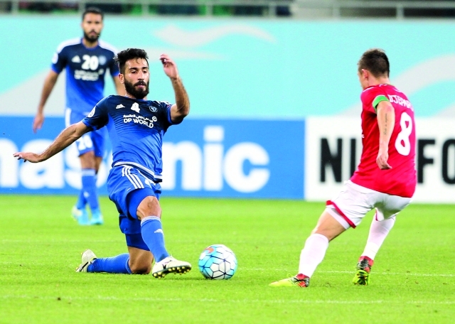 "■ خالد جلال خلال مشاركته في مباراة لوكوموتيف | البيان"
