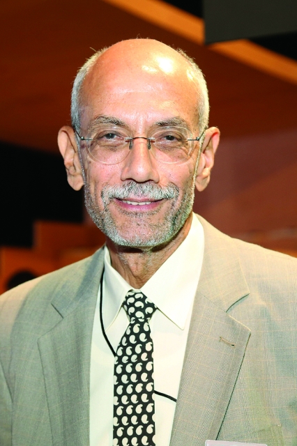 "أيمن الصياد"