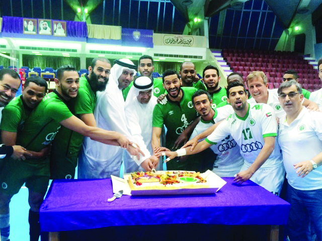 "■ العين يحتفي بالشباب بطل الكأس | البيان"