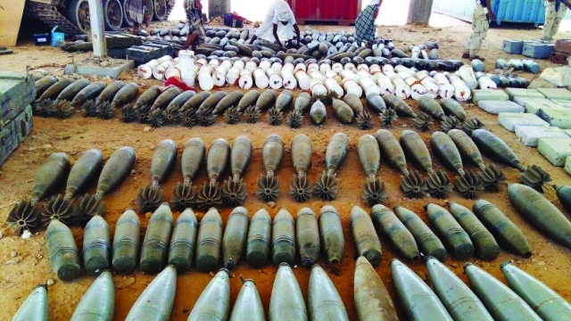 " جزء من الأسلحة والعبوات المضبوطة"