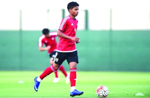 "■ وليد عمبر في تدريبات المنتخب | البيان"