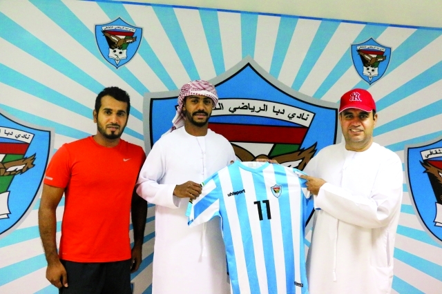 "■ المسماري وطلال حمد بعد التعاقد مع النواخذة | البيان"