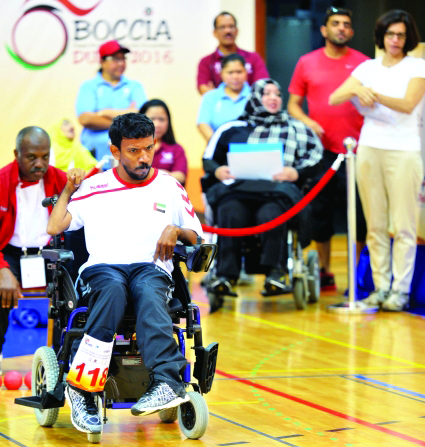"■ لاعبنا عمر الفلاسي أثناء محاولته"
