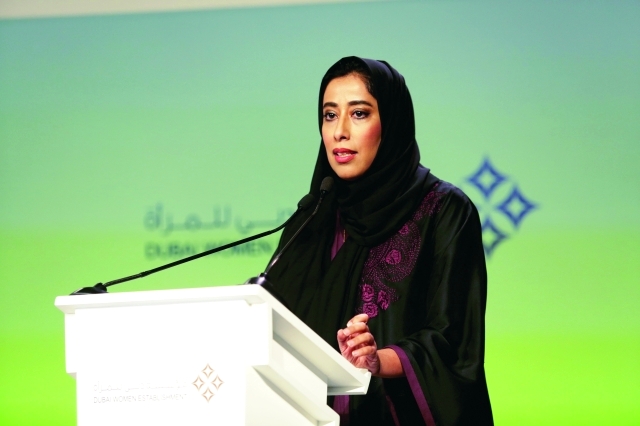 "■ منى المري خلال الكلمة الافتتاحية | تصوير - ناصر بابو"