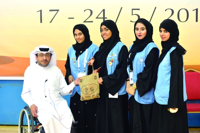 "■ اللجنة المنظمة احتفلت بحق الليلة على هامش البطولة | البيان"