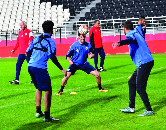 "■ من تدريبات الجزيرة استعداداً لنهائي الكأس | البيان"