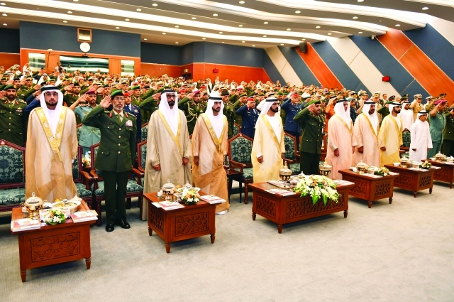"■ نائب رئيس الدولة وحمدان بن محمد وسيف بن زايد وأحمد ومنصور بن محمد وسعيد بن محمد وسعيد بن مكتوم والضباط"