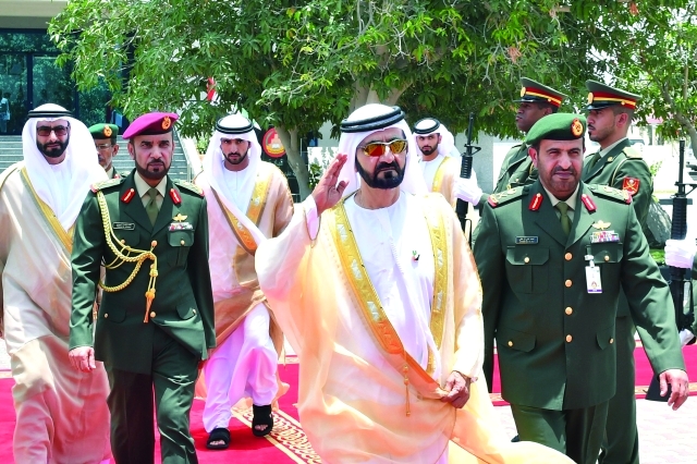"■ نائب رئيس الدولة لدى وصوله إلى مقر كلية القيادة والأركان المشتركة بحضور حمدان ومنصور بن محمد والبواردي والرميثي وأحمد آل علي"