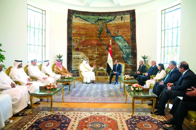 "■ محمد بن زايد في حديث مع السيسي بحضور طحنون بن زايد وعلي الشامسي وخلدون المبارك ومحمد المزروعي وجمعة الجنيبي وشريف إسماعيل | وام"