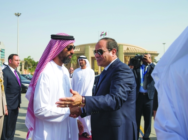 "■ السيسي مصافحاً طحنون بن زايد"