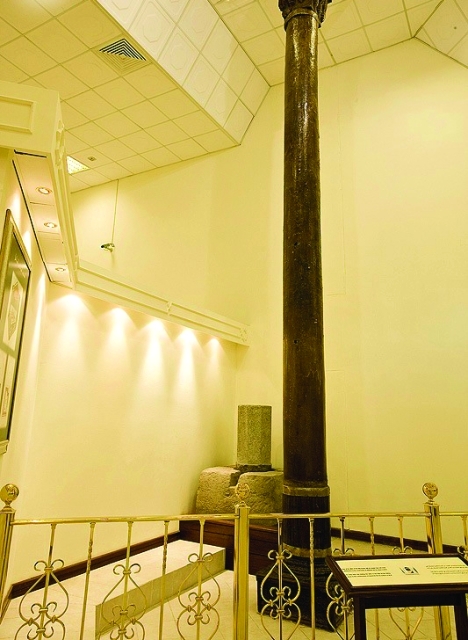 "■ من أعمدة الكعبة المشرفة"