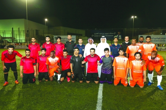 "■ المدفع والذري يتوسطان اللاعبين | البيان"