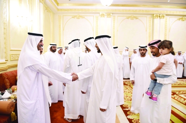 "■ حمد الشرقي يتقبل تهاني المواطنين بحضور محمد بن حمد | وام"
