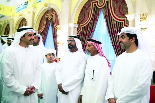 "■ حامد بن زايد في حديث مع عبدالله بن زايد"
