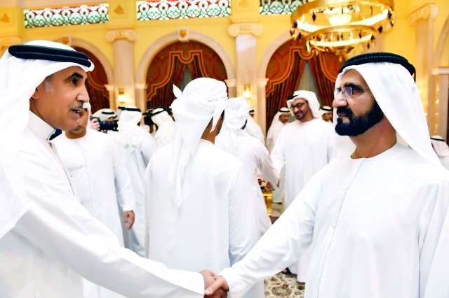 "■ محمد بن راشد ومحمد بن زايد خلال تلقيهما التهاني"