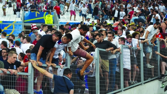 الشغب يضرب يورو 2016