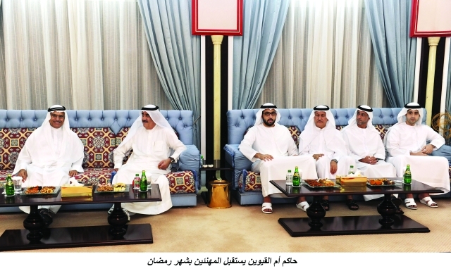 "■سعود المعلا وراشد بن سعود خلال استقبال أحمد الطاير وجموع المهنئين"