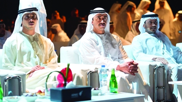 "منصور وعبد الله بن زايد وسلطان بن طحنون"