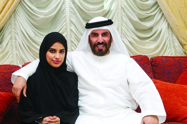 "شيخة الغفلي ووالدها"