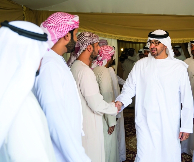 "■ محمد بن زايد مقدماً العزاء لأسرة الشهيد أحمد الزيودي"