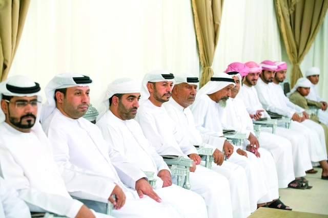 "■ جانب من ذوي الشهيد عبد الله اليماحي والمعزين"