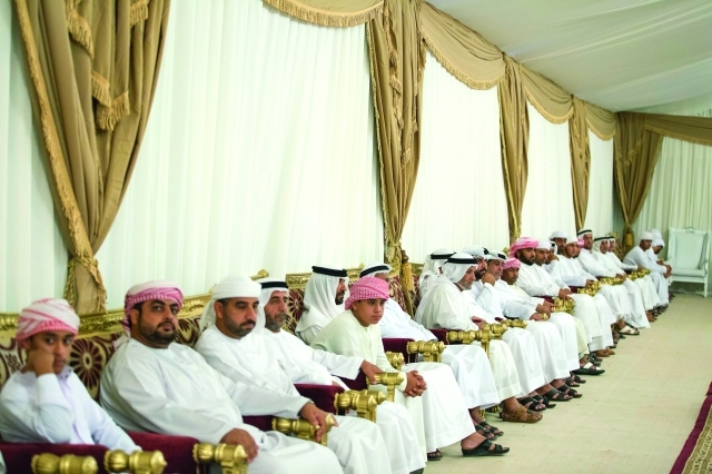 "■ جانب من ذوي الشهيد أحمد الزيودي والمعزين"