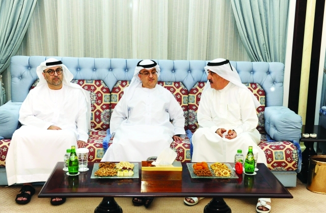 "سعود بن راشد المعلا خلال استقباله المهنئين ــ وام"