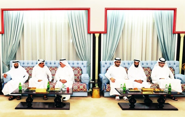 "■ سعود المعلا بحضور راشد بن سعود يتلقى التهاني من خميس المزينة"