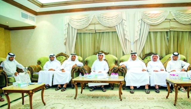 "■ جانب من مجلس الداخلية الذي استضافه سعيد الزحمي في الفجيرة"
