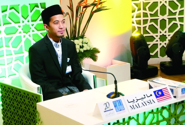 "المتسابق الماليزي يقدم أداءً متميزاً"