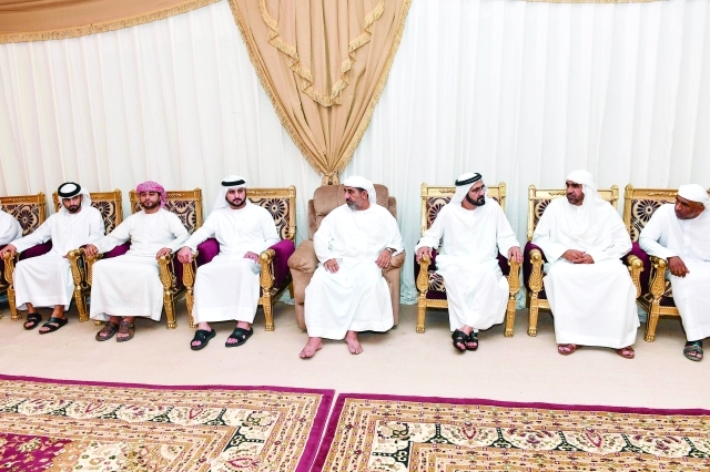 "■ ..وسموه مواسياً ذوي الشهيد الزيودي بحضور مكتوم ومنصور بن محمد"