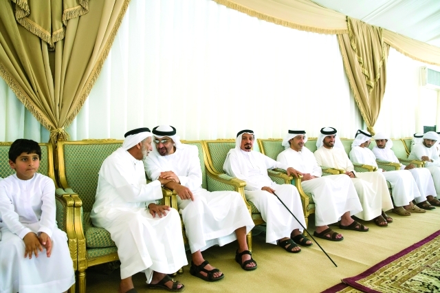 "■ محمد بن زايد وحميد النعيمي يقدمان واجب العزاء بحضور عبد الله بن زايد وخليفة بن طحنون وراشد بن حميد | وام"