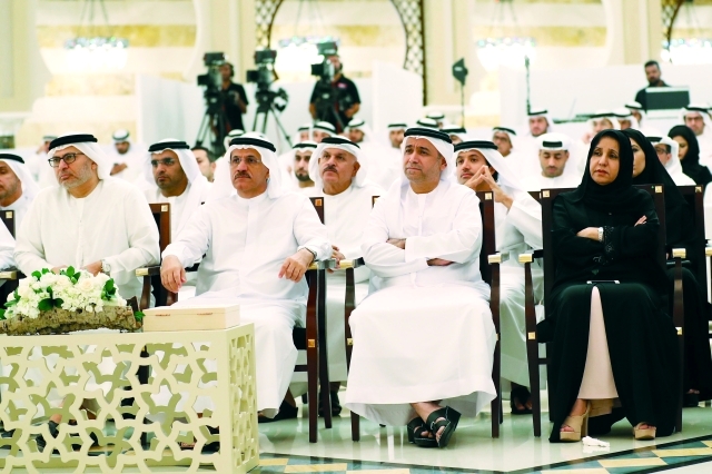 "سلطان المنصوري وسلطان البادي وأنور قرقاش وميثاء الشامسي"