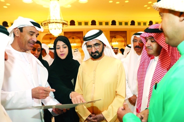 "محمد بن راشد يطلع من حسين لوتاه على المكتشفات الأثرية في ساروق الحديد بحضور ريم الهاشمي ومحمد المر"