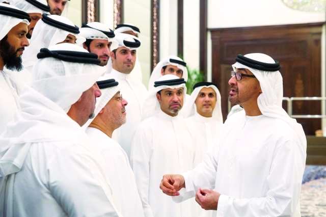 "محمد بن زايد خلال الاستقبال"
