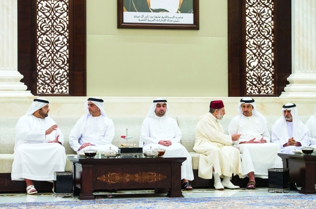 "محمد الشرقي وسيف وعبد الله بن زايد وراشد الشرقي ونهيان بن مبارك وفاروق حمادة"