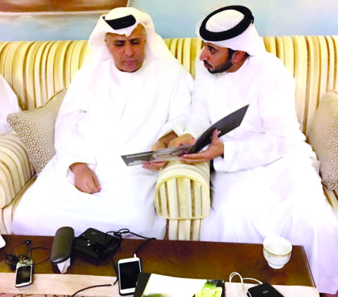 "■ الشعفار يطلع مطر الطاير على كتيب البرنامج الإنتخابي"