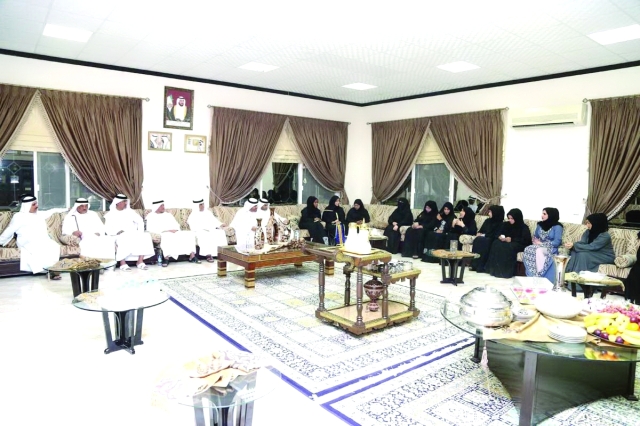 "المشاركون والمشاركات في المجلس الرمضاني | تصوير - حنيف"