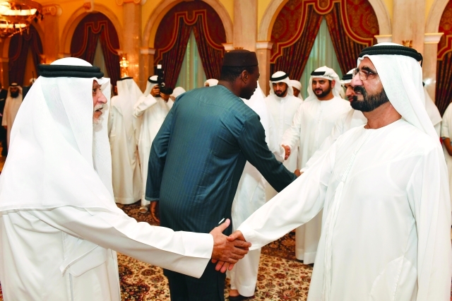 "نائب رئيس الدولة يتلقى بحضور حمدان ومكتوم وأحمد بن محمد التهاني من إبراهيم بوملحة"