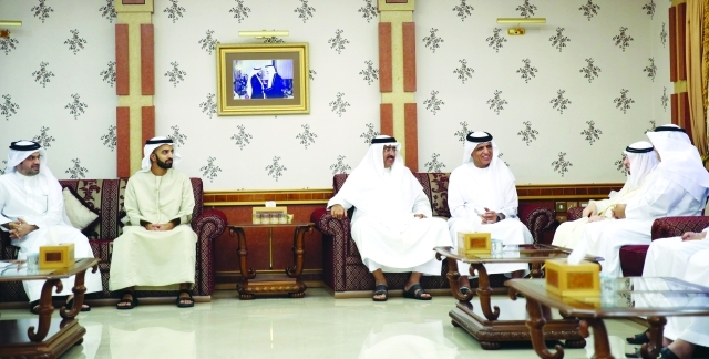 "سعود بن صقر مستقبلاً سفراء دول التعاون وعلي الهاشمي ــ وام"