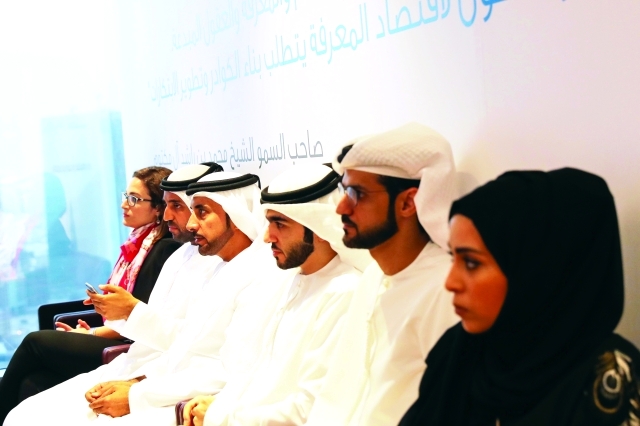 "الحضور يتابعون إطلاق استراتيجية دبي الصناعية | تصوير: خليفة اليوسف"
