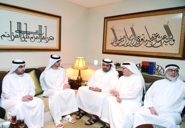 "■ محمد الشرقي خلال تقديم واجب العزاء"