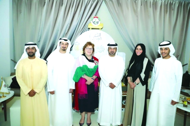 "■ سعيد المقبالي وكبار الحضور مع السفيرة الأميركية | البيان"