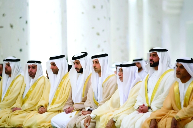 "عمر بن زايد وهزاع بن سلطان بن زايد وهلال بن ذياب آل نهيان وعبد الله بن محمد آل نهيان"