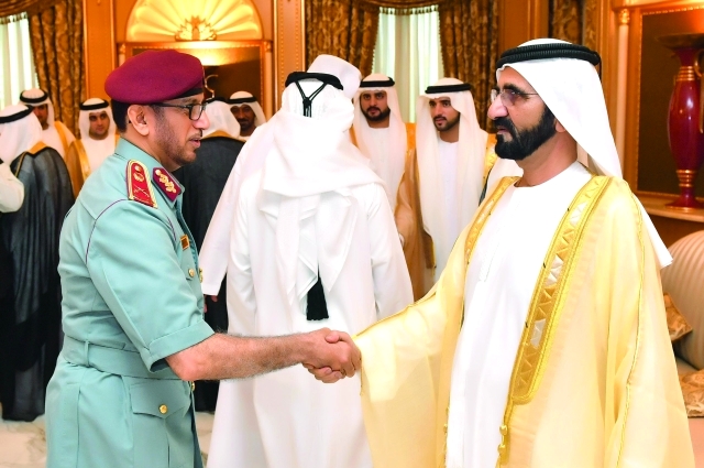 "■ محمد بن راشد يتلقى بحضور حمدان ومكتوم بن محمد وأحمد بن سعيد التهاني من محمد المري"