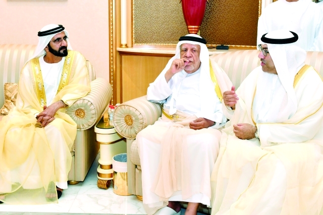 "■ محمد بن راشد في حديث مع عبد الرحمن العويس ومحمد إبراهيم عبيد الله"