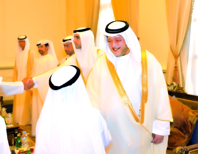 "■ .. ويتقبلان تهاني المواطنين"